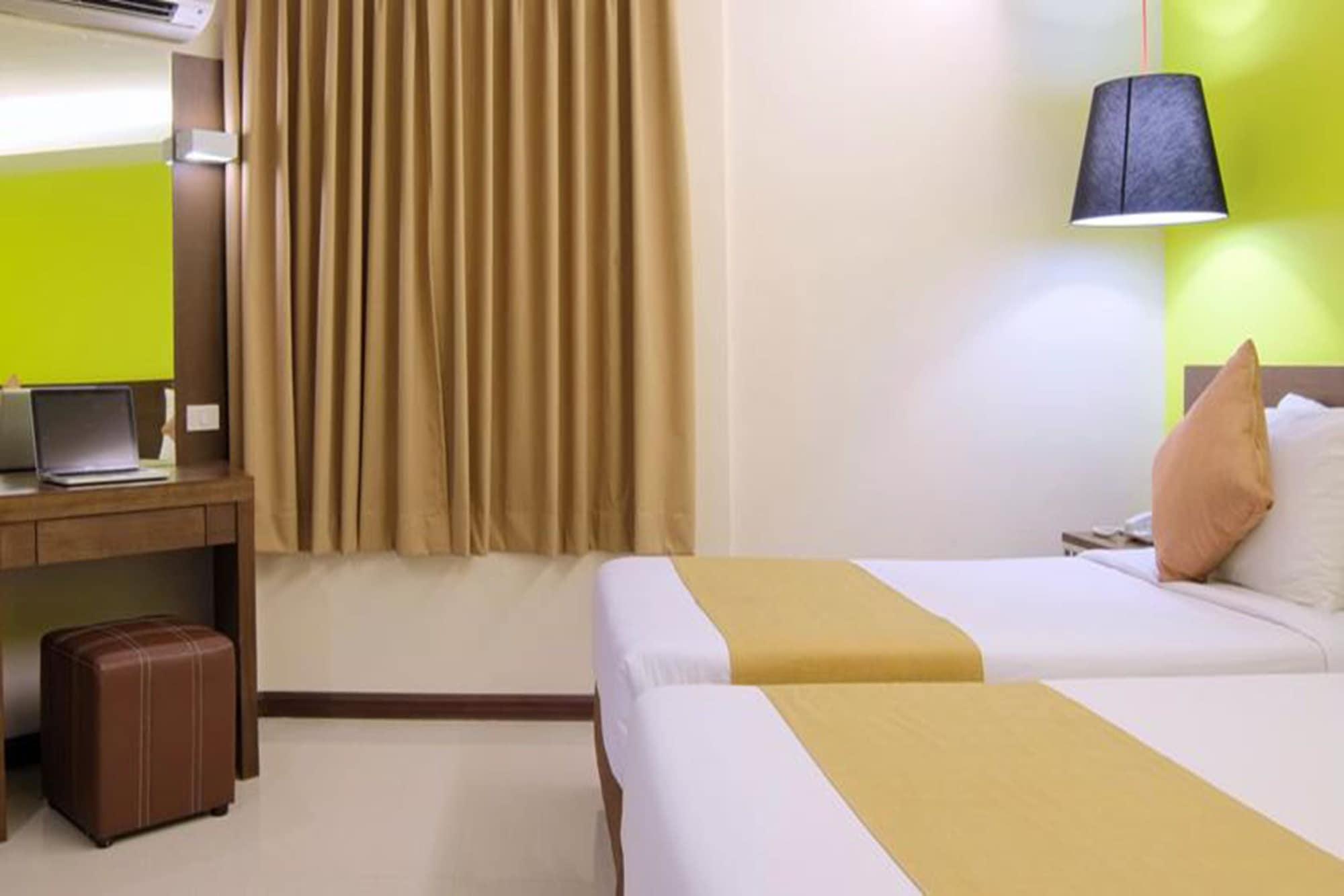 בנגקוק Grand Alpine Hotel מראה חיצוני תמונה