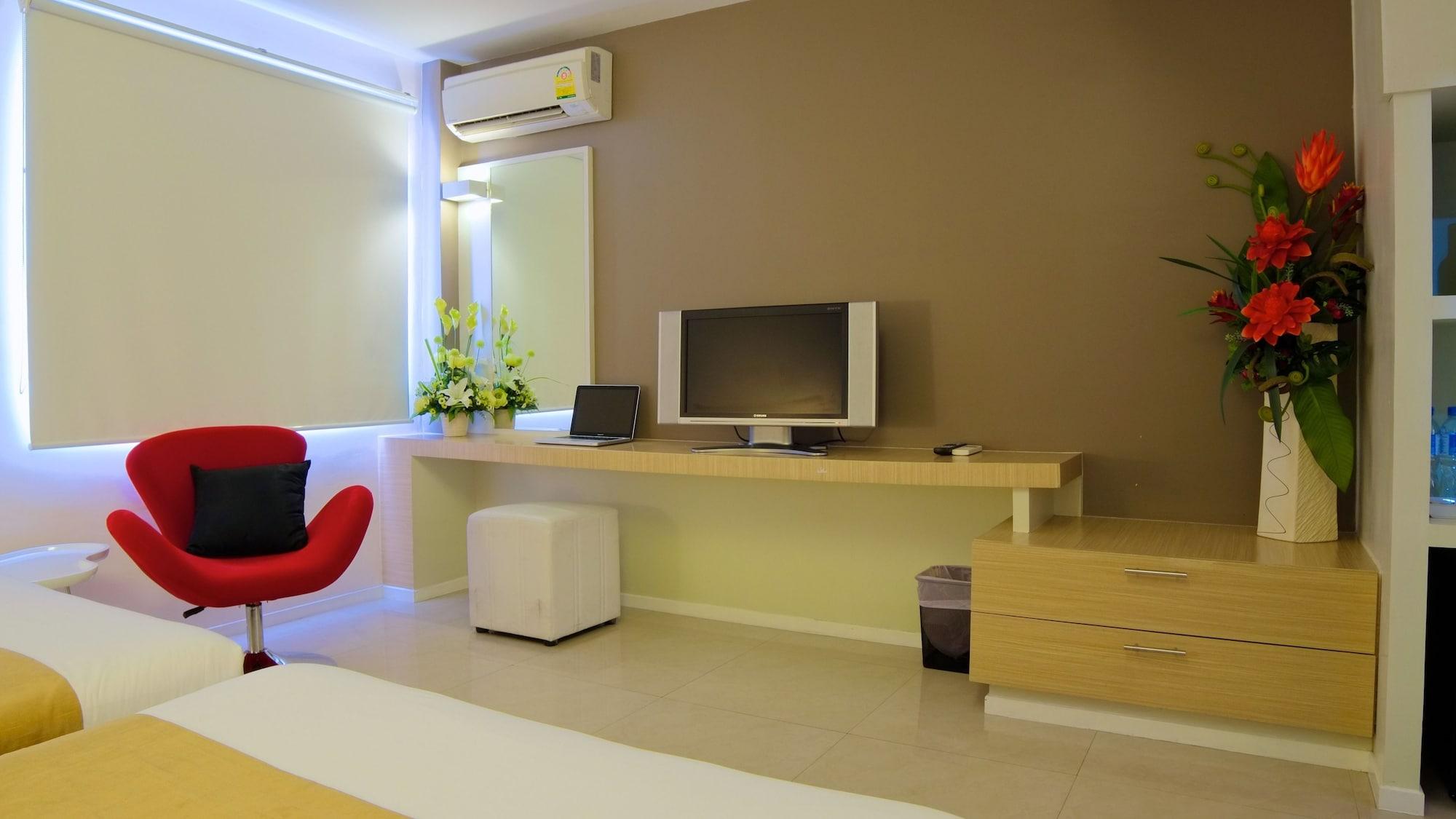 בנגקוק Grand Alpine Hotel מראה חיצוני תמונה