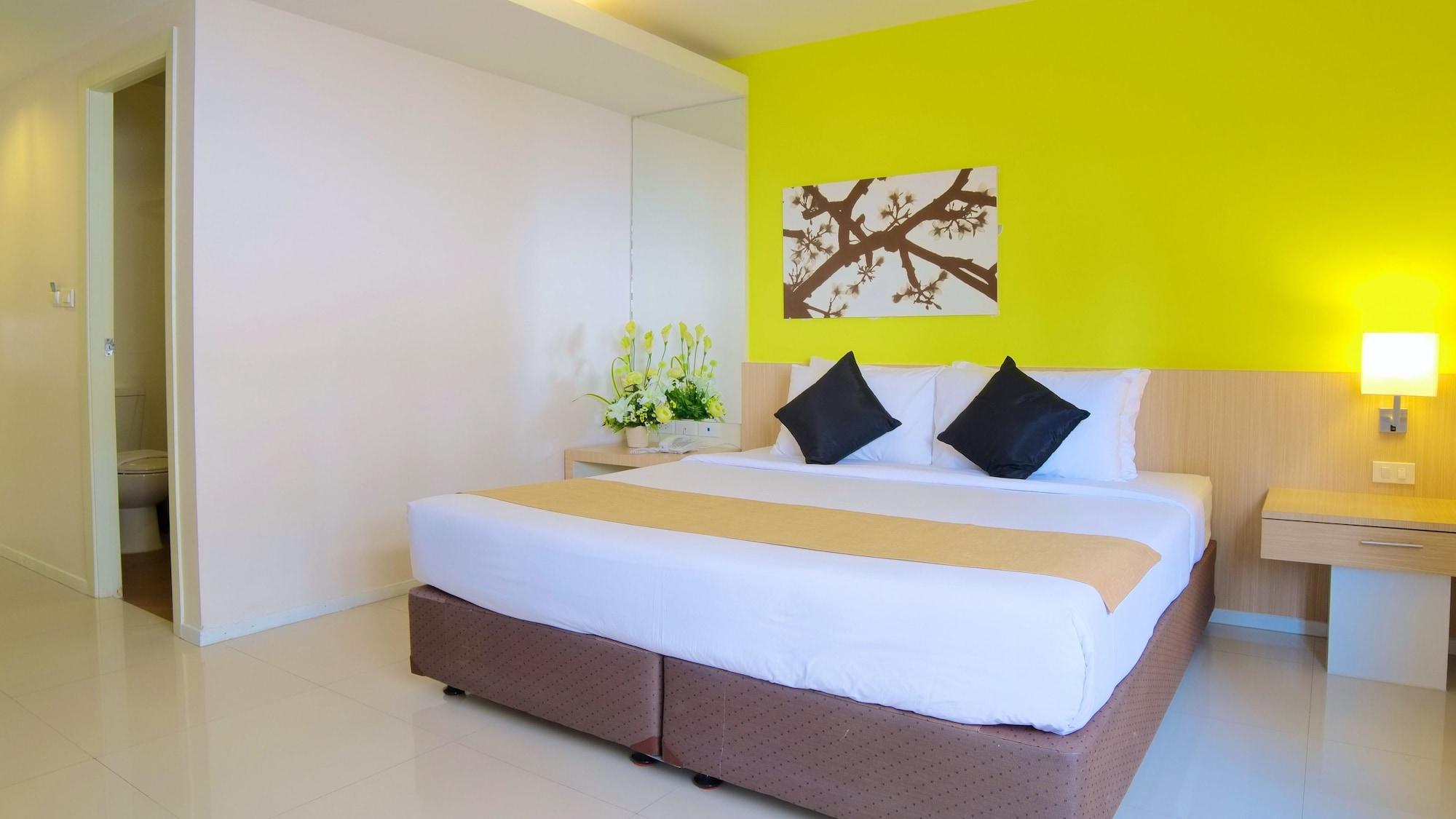 בנגקוק Grand Alpine Hotel מראה חיצוני תמונה