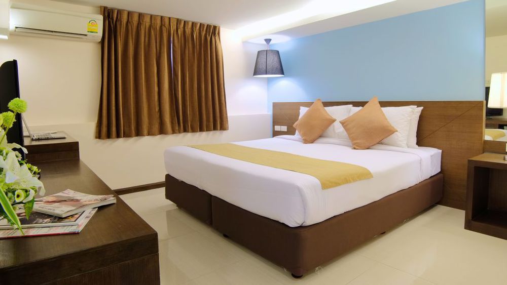 בנגקוק Grand Alpine Hotel מראה חיצוני תמונה